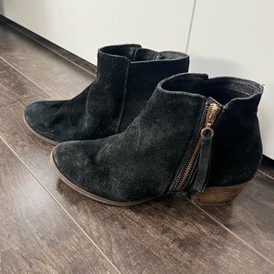 Aldo black heel booties